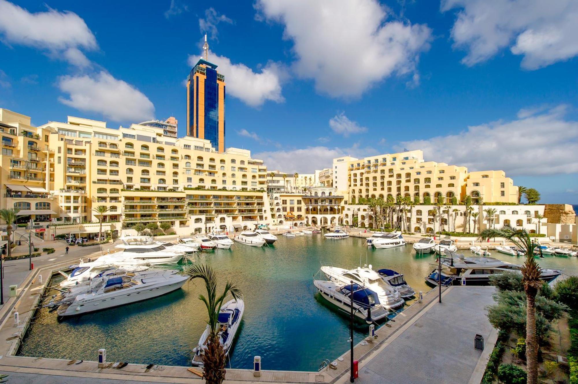 St. Julians Portomaso Marina Antique Apartment *