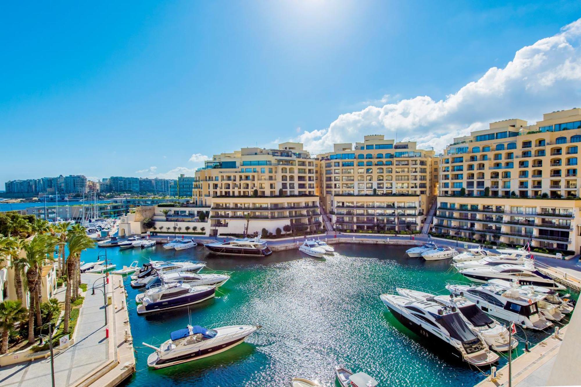 St. Julians Portomaso Marina Antique Apartment