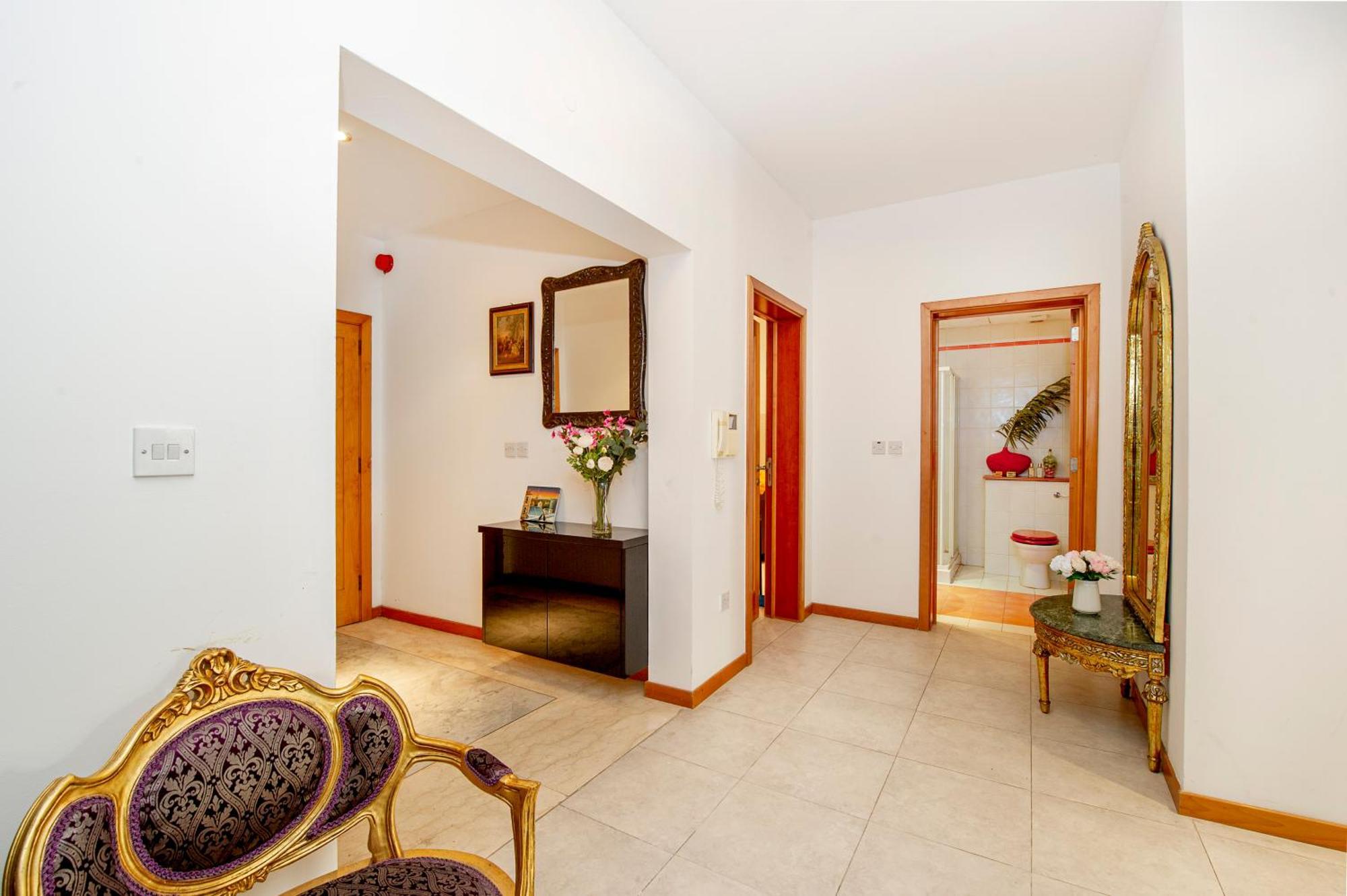 Apartment St. Julians Portomaso Marina Antique
